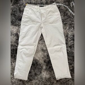 Banana Republic Girlfriend Authentic Chino. Size 8 ~ Ivory/Cream